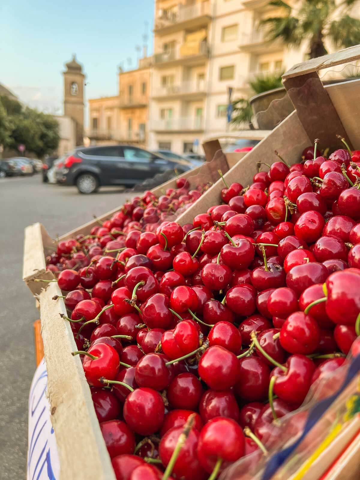 cherrys in ostuni market