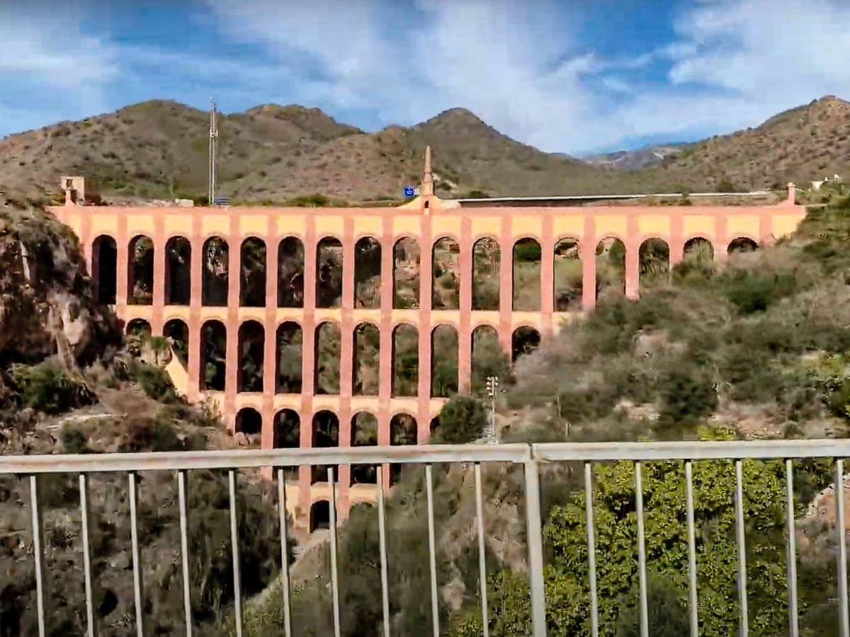 frontal view of The Aqueduct of El Aguila.