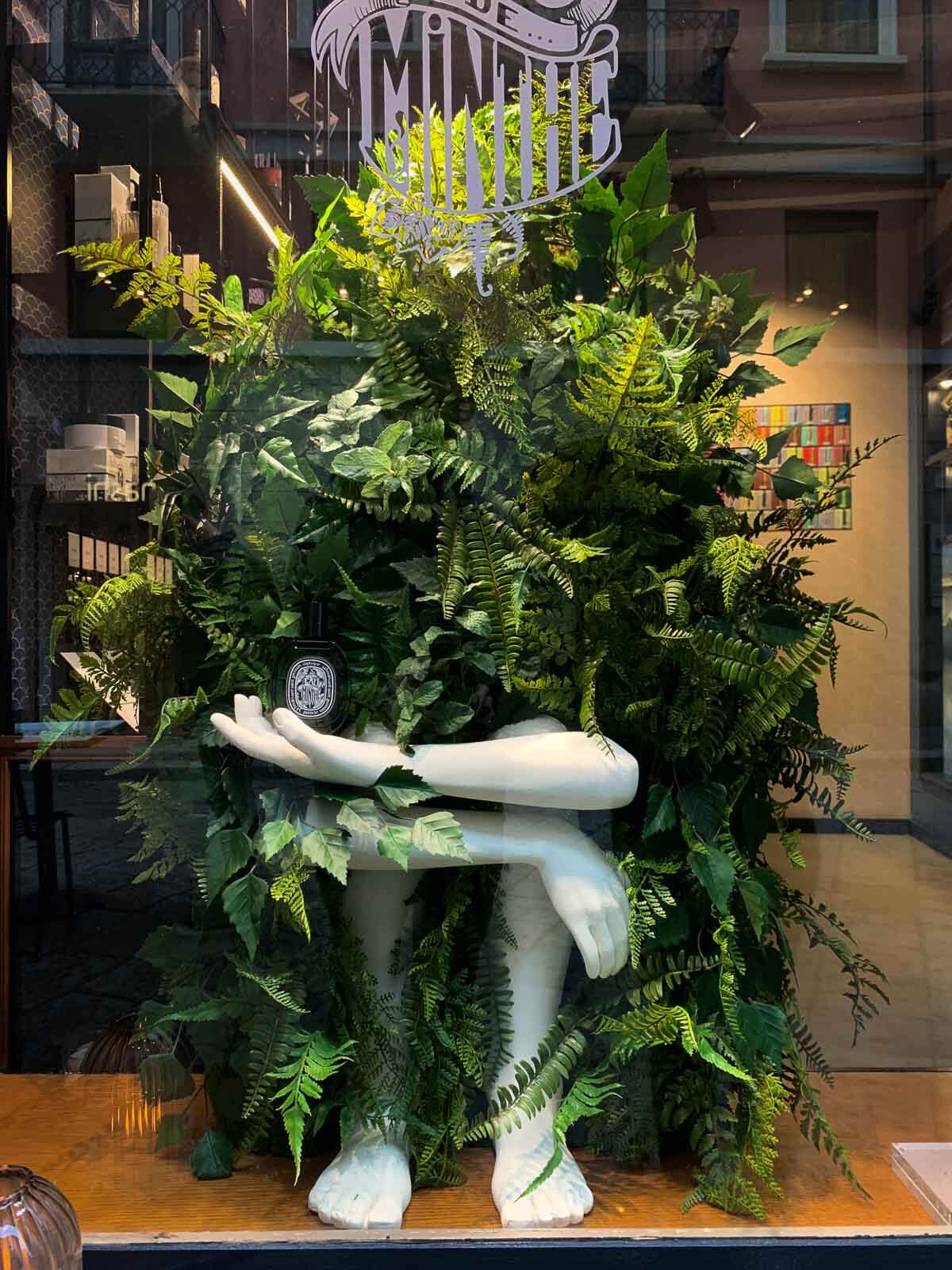 maniqui covered with plantsa.Maniqui covered with plants