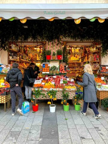 colorful fruit shop in Brera.