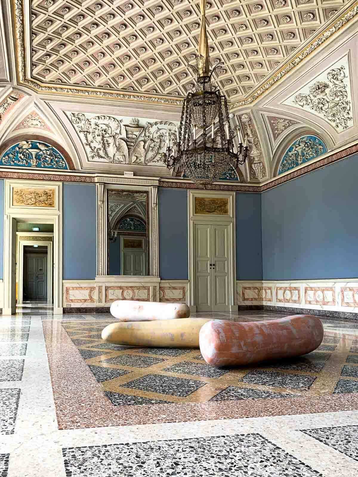Novecento's museum art