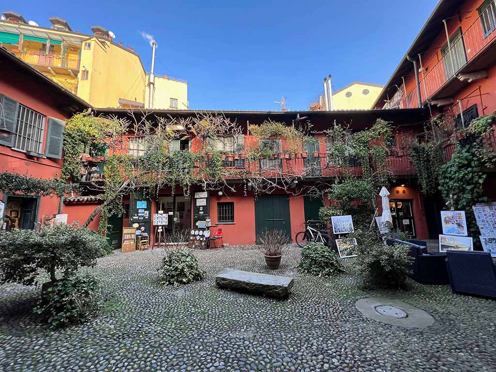 vintage and art stores in Navigli.