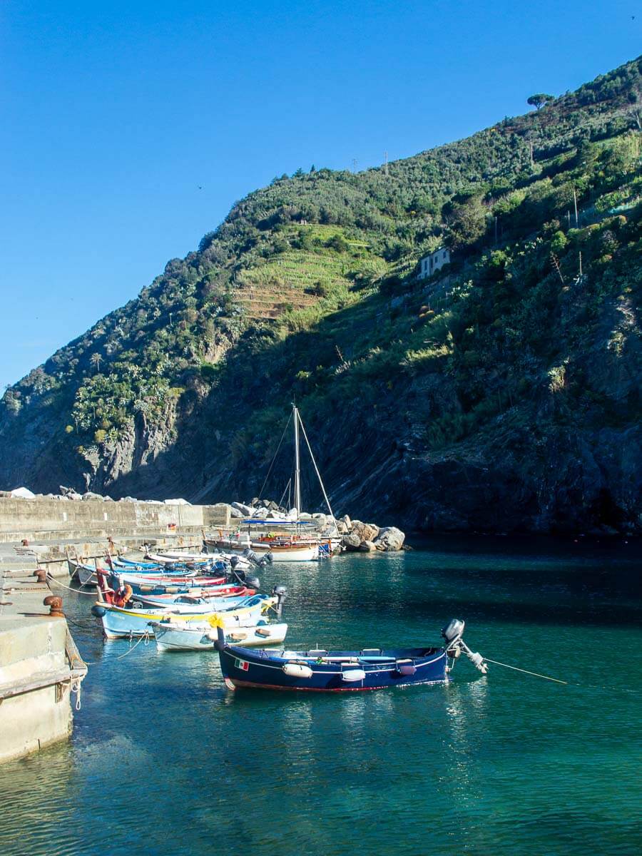 turquoise waters at Vernazza's shore.