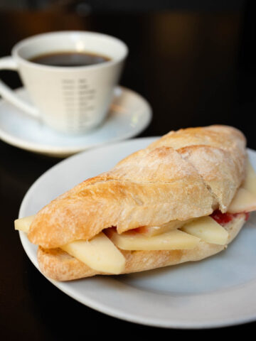 veggie pitufo with coffee at cafe central.